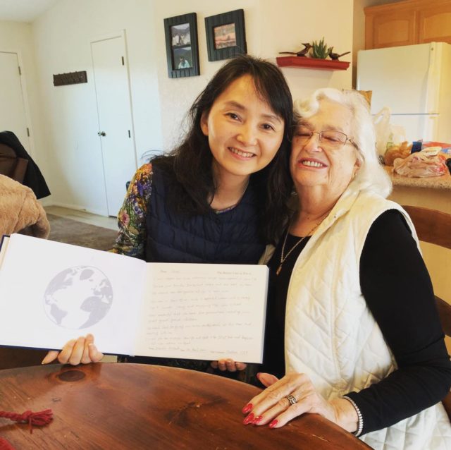 One of our books is now traveling in the US 🇺🇸🗽🎉 Thank you,